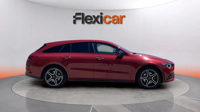 Usado Mercedes CLA250e Shooting Brake 218 CV (160 kW) 2020 Rojo Familiar