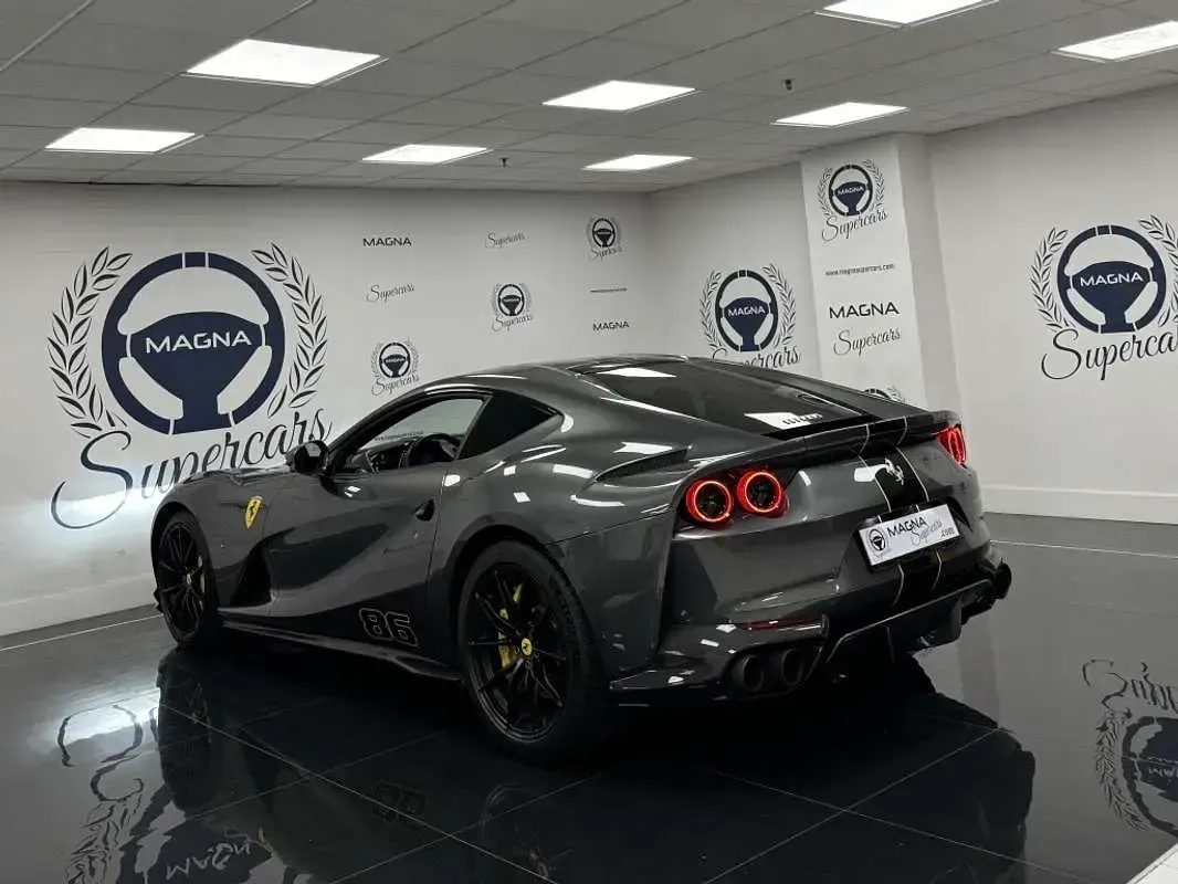 Usado Ferrari 812 799 CV (587 kW) 2020 Gris Coupe