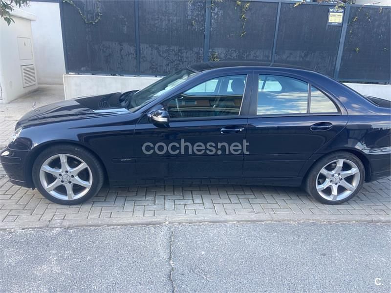 Usado Mercedes C180 Sport Edition 143 CV (105 kW) 2006 Azul Berlina