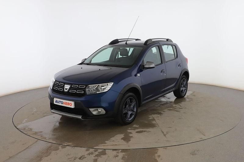 Usado Dacia Sandero 90 CV (66 kW) 2017 Azul Berlina