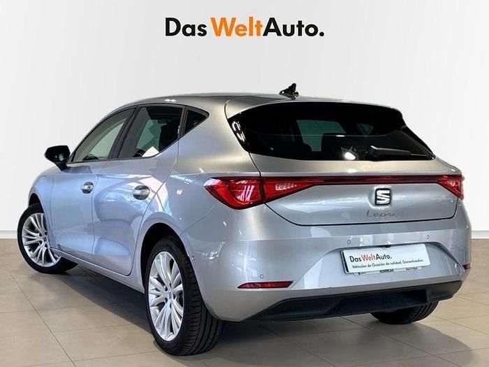Gris plata Usado 2024 Seat Leon Style | 22.550 € (Buen precio) - Imagen 1/4