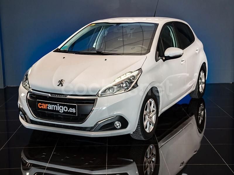 Usado Peugeot 208 Active 82 CV (60 kW) 2015 Blanco Utilitario