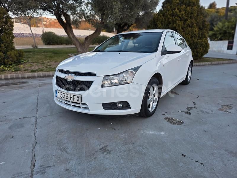 Blanco Usado 2011 Chevrolet Cruze LT Berlina | 5990 € (Precio justo) - Imagen 1/4