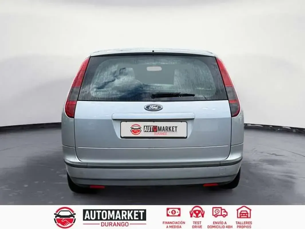 Usado Ford Focus Trend 101 CV (74 kW) 2007 Gris Familiar