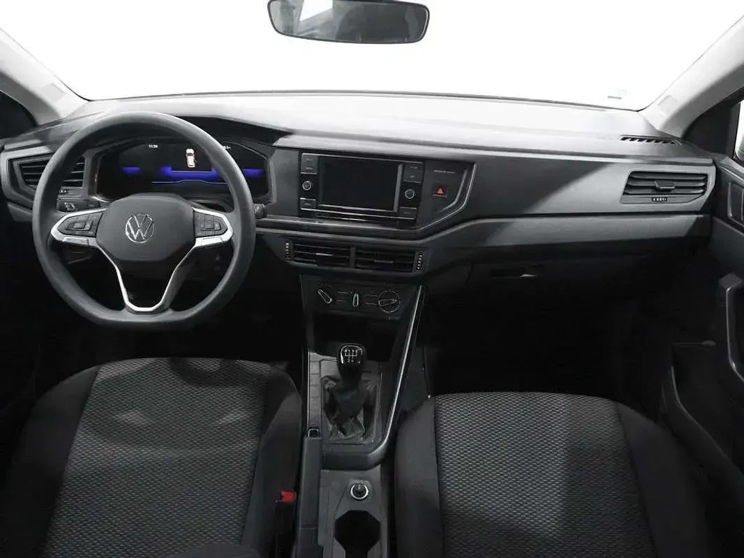 Usado VW Taigo Life 110 CV (80 kW) 2023 Gris / plata SUV