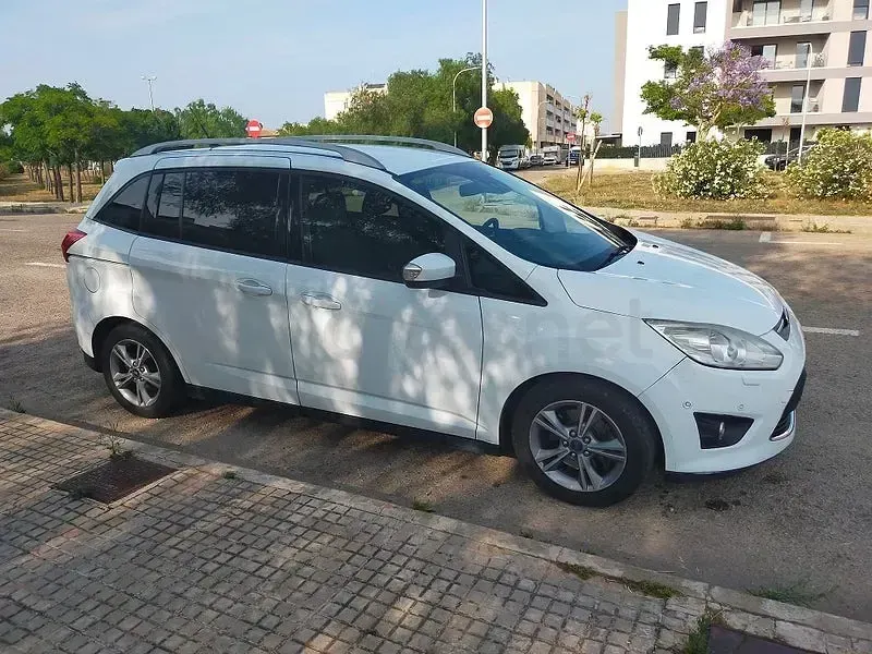 Usado Ford C-MAX 125 CV (91 kW) 2014 Blanco Monovolumen