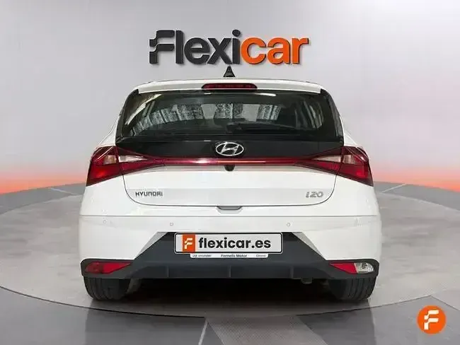 Usado Hyundai i20 100 CV (73 kW) 2022 Blanco Utilitario
