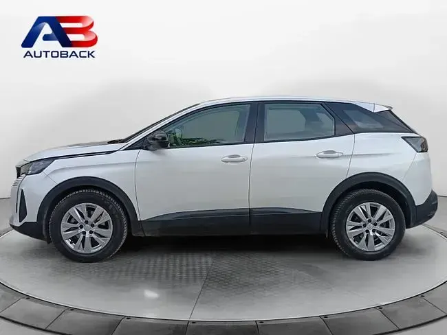 Usado Peugeot 3008 Active 130 CV (95 kW) 2022 Blanco SUV