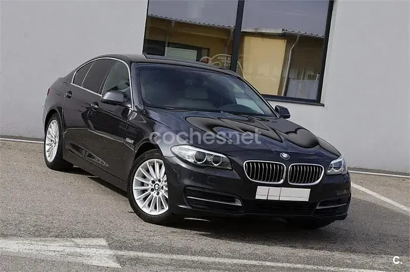 Usado BMW 520 Comfort Edition 190 CV (139 kW) 2015 Gris / plata Berlina