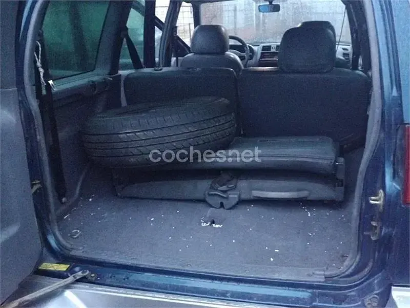 Usado Nissan Terrano SE 125 CV (91 kW) 1998 Gris / plata SUV
