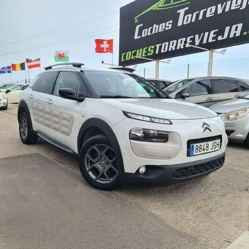 Usado Citroën C4 Cactus Shine 92 CV (67 kW) 2015 Blanco Utilitario