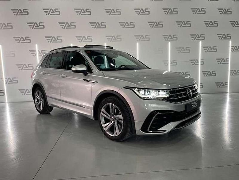 Usado VW Tiguan R-line 150 CV (110 kW) 2021 Gris SUV