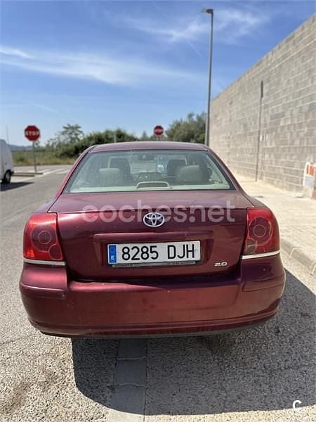 Occasion Toyota Avensis Sol 147 PK (108 kW) 2005 Rood Sedan