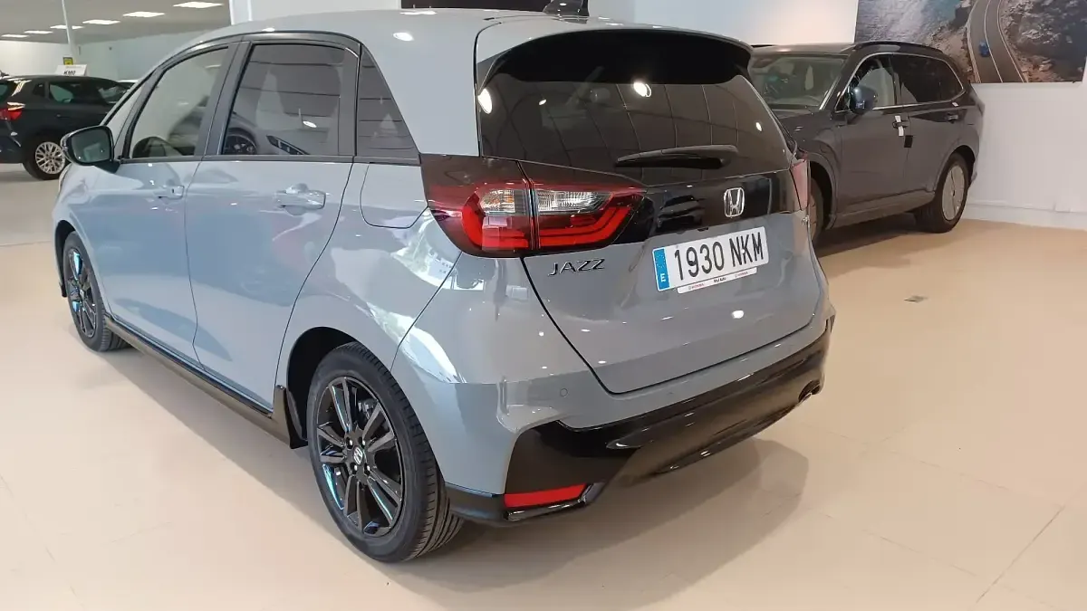 Usado Honda Jazz Sport 122 CV (89 kW) 2026 Gris Utilitario