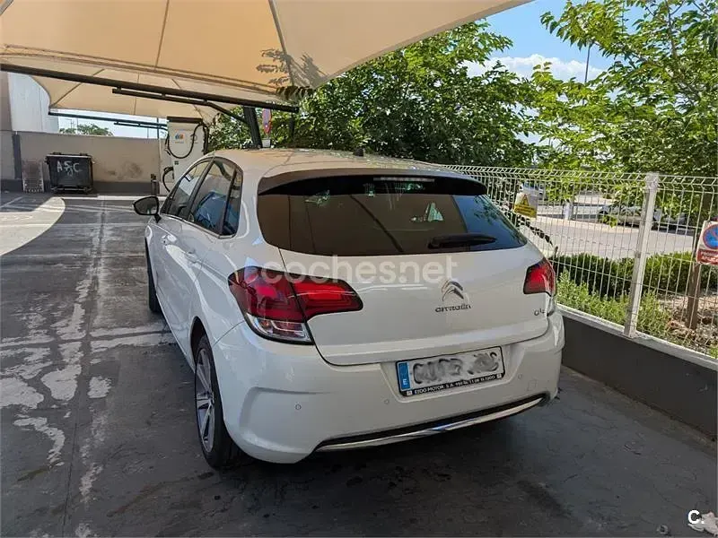 Usado Citroën C4 Feel 99 CV (72 kW) 2015 Blanco Berlina