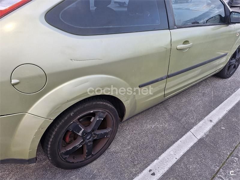 Usado Ford Focus Sport 115 CV (84 kW) 2006 Verde Berlina