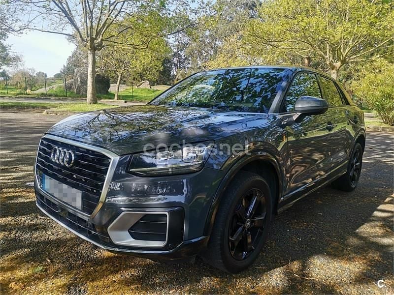 Usado Audi Q2 Advanced Plus 116 CV (85 kW) 2017 Gris / plata SUV