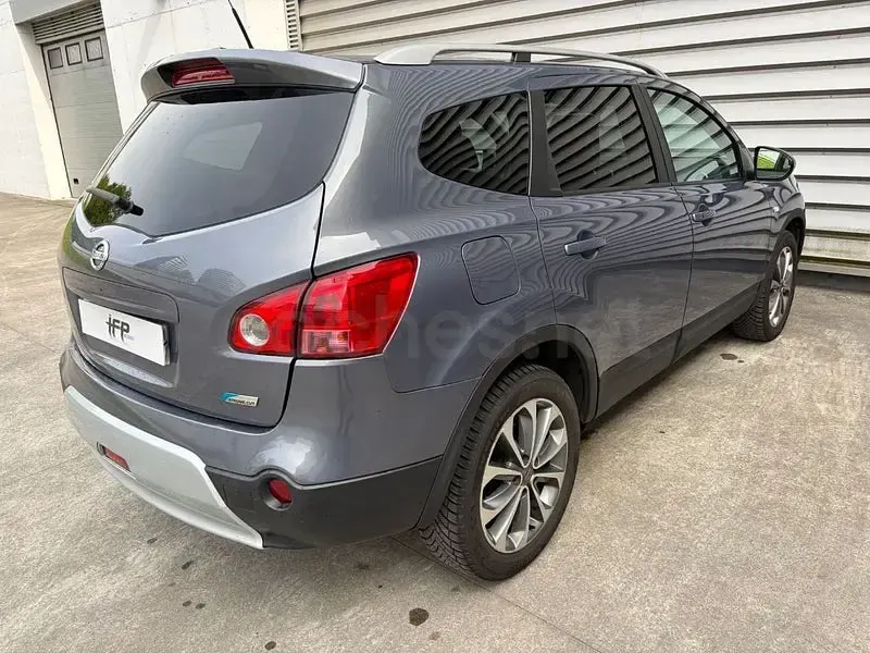 Usado Nissan Qashqai +2 Tekna 140 CV (102 kW) 2010 Gris / plata SUV