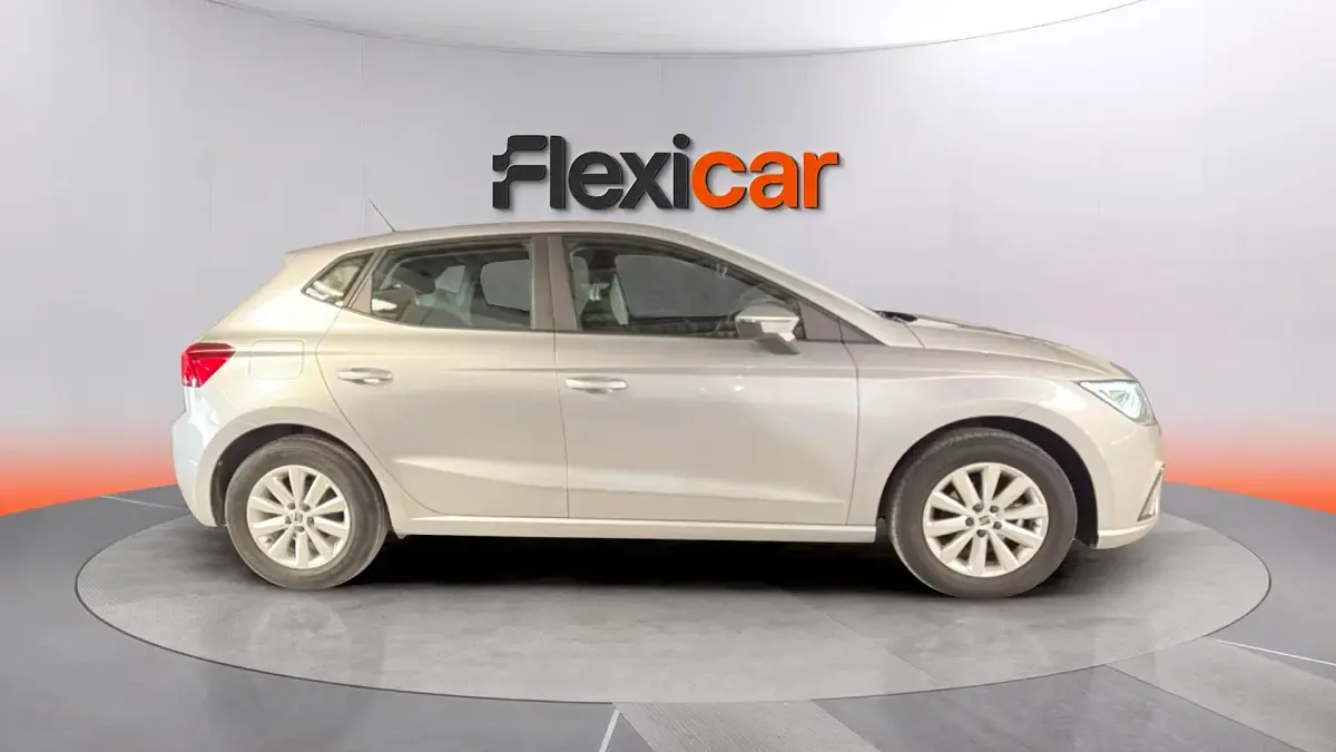 Usado Seat Ibiza Reference 80 CV (58 kW) 2023 Gris Utilitario
