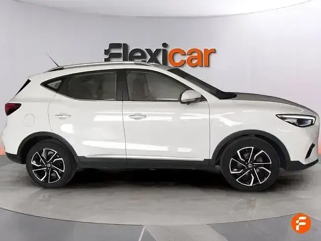 Usado MG ZS Luxury 111 CV (81 kW) 2023 Blanco SUV