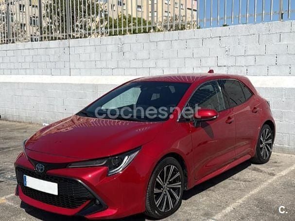 Usado Toyota Corolla Style 122 CV (89 kW) 2021 Rojo Berlina