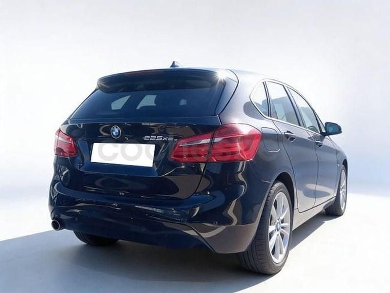 Usado BMW 225 Active Tourer iPerformance 220 CV (161 kW) 2021 Marrón Monovolumen