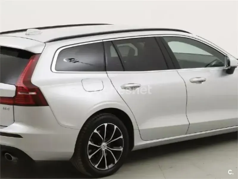 Usado Volvo V60 Momentum 197 CV (144 kW) 2021 Blanco Familiar