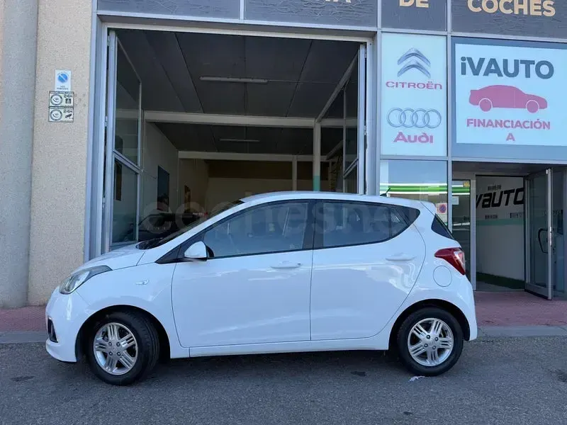 Usado Hyundai i10 87 CV (63 kW) 2014 Blanco Utilitario