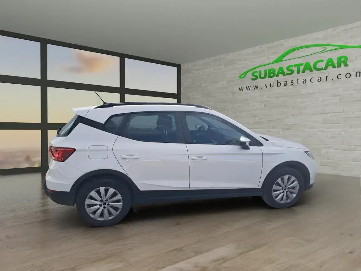 Usado Seat Arona 110 CV (80 kW) 2023 Blanco SUV