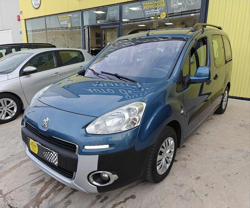 Usado Peugeot Partner Tepee Style 92 CV (67 kW) 2014 Azul Monovolumen