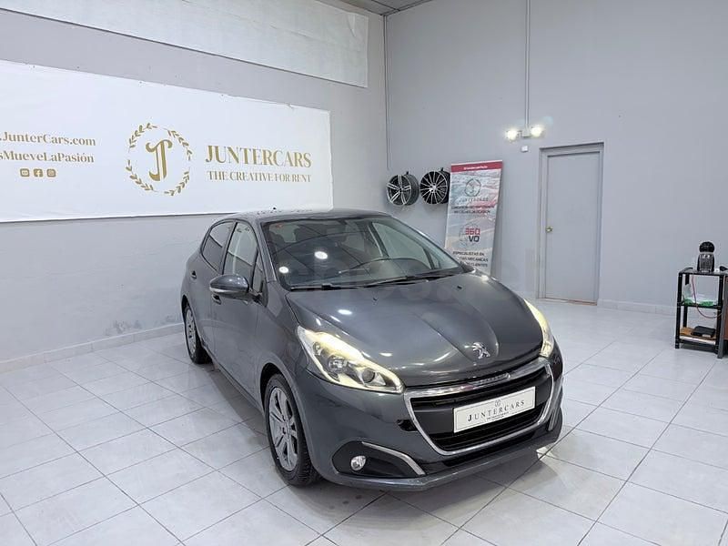 Usado Peugeot 208 Active 82 CV (60 kW) 2016 Gris / plata Utilitario