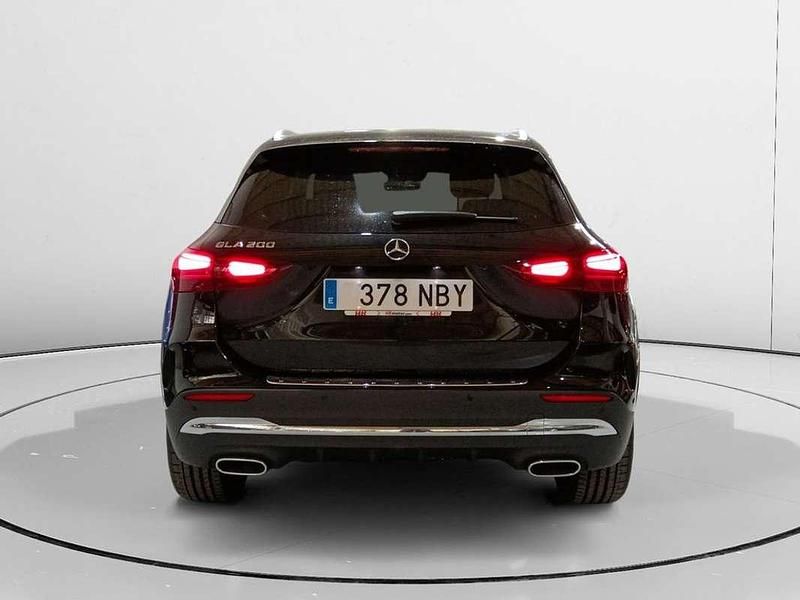 Usado Mercedes GLA200 AMG line 165 CV (121 kW) 2025 Negro SUV