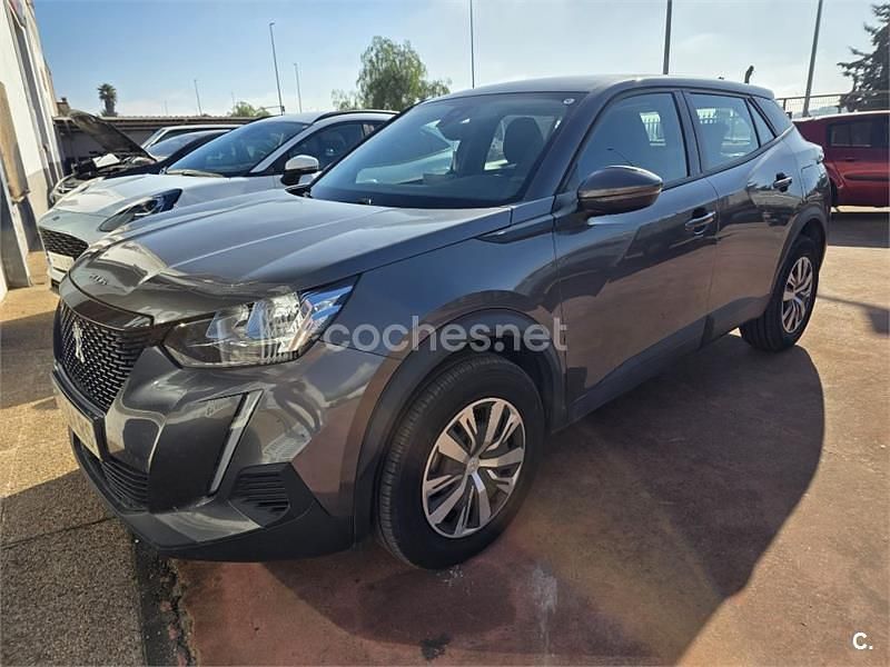 Usado Peugeot 2008 Active 110 CV (80 kW) 2021 Gris / plata SUV
