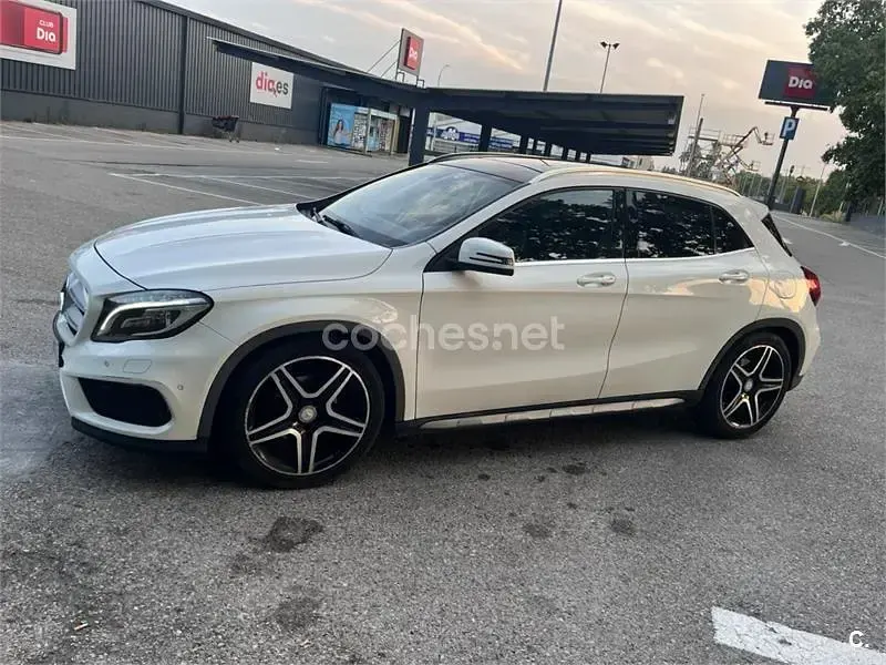 Usado Mercedes GLA200 AMG line 136 CV (100 kW) 2014 Blanco SUV