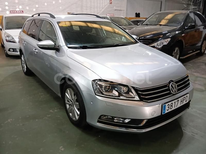 Usado VW Passat Advance 140 CV (102 kW) 2013 Gris / plata Familiar