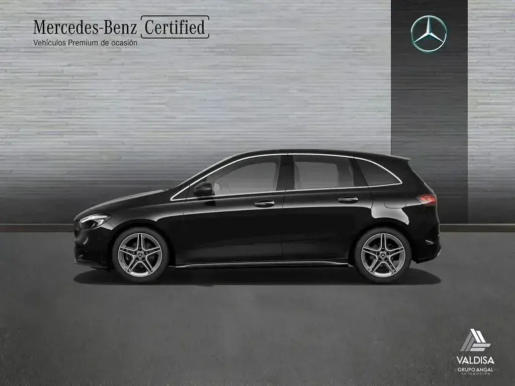 Usado Mercedes B200 AMG line 150 CV (110 kW) 2025 Negro Utilitario