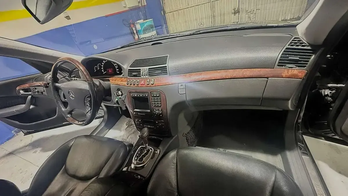 Usado Mercedes S500 306 CV (225 kW) 1998 Negro Berlina