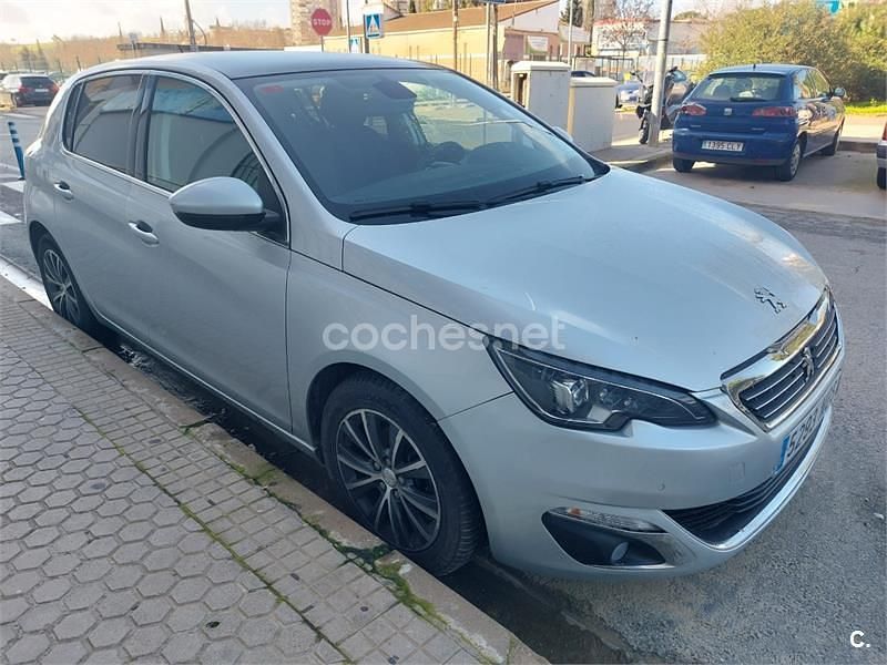 Usado Peugeot 308 Style 110 CV (80 kW) 2017 Gris / plata Berlina