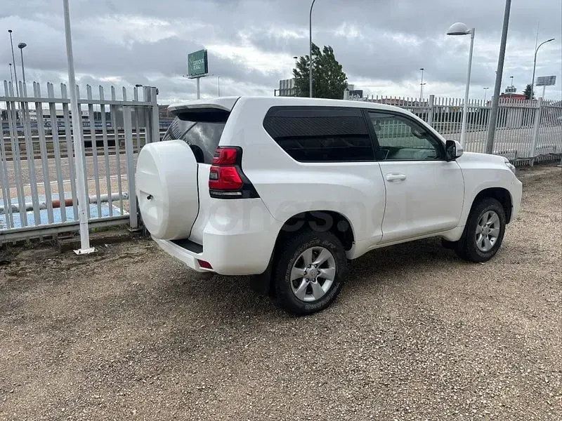 Usado Toyota Land Cruiser 177 CV (130 kW) 2020 Blanco SUV