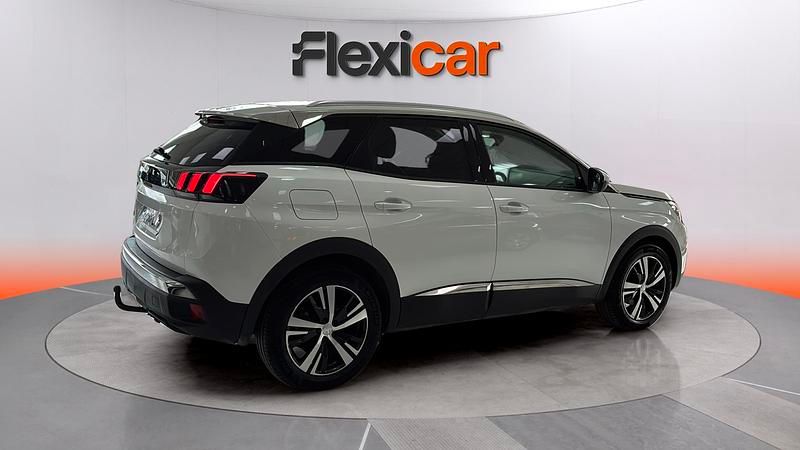 Usado Peugeot 3008 Allure 131 CV (96 kW) 2020 Blanco SUV