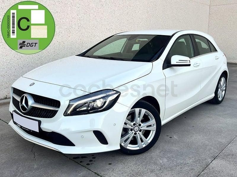 Usado Mercedes A180 Urban 122 CV (89 kW) 2016 Blanco Berlina