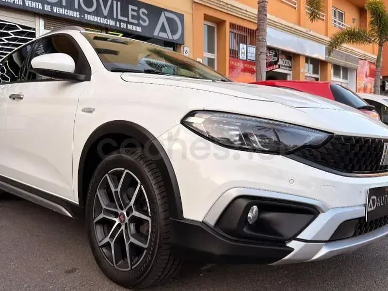 Usado Fiat Tipo Cross 101 CV (74 kW) 2021 Blanco Berlina