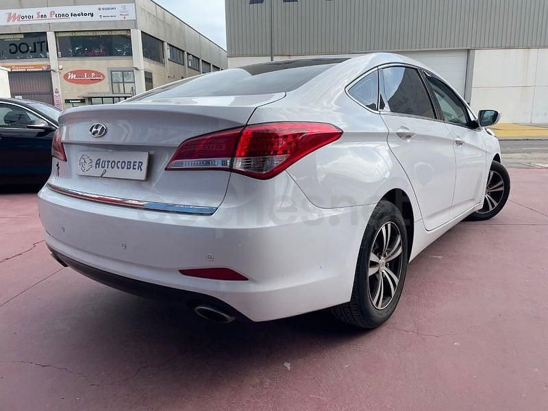 Usado Hyundai i40 136 CV (100 kW) 2014 Blanco Berlina