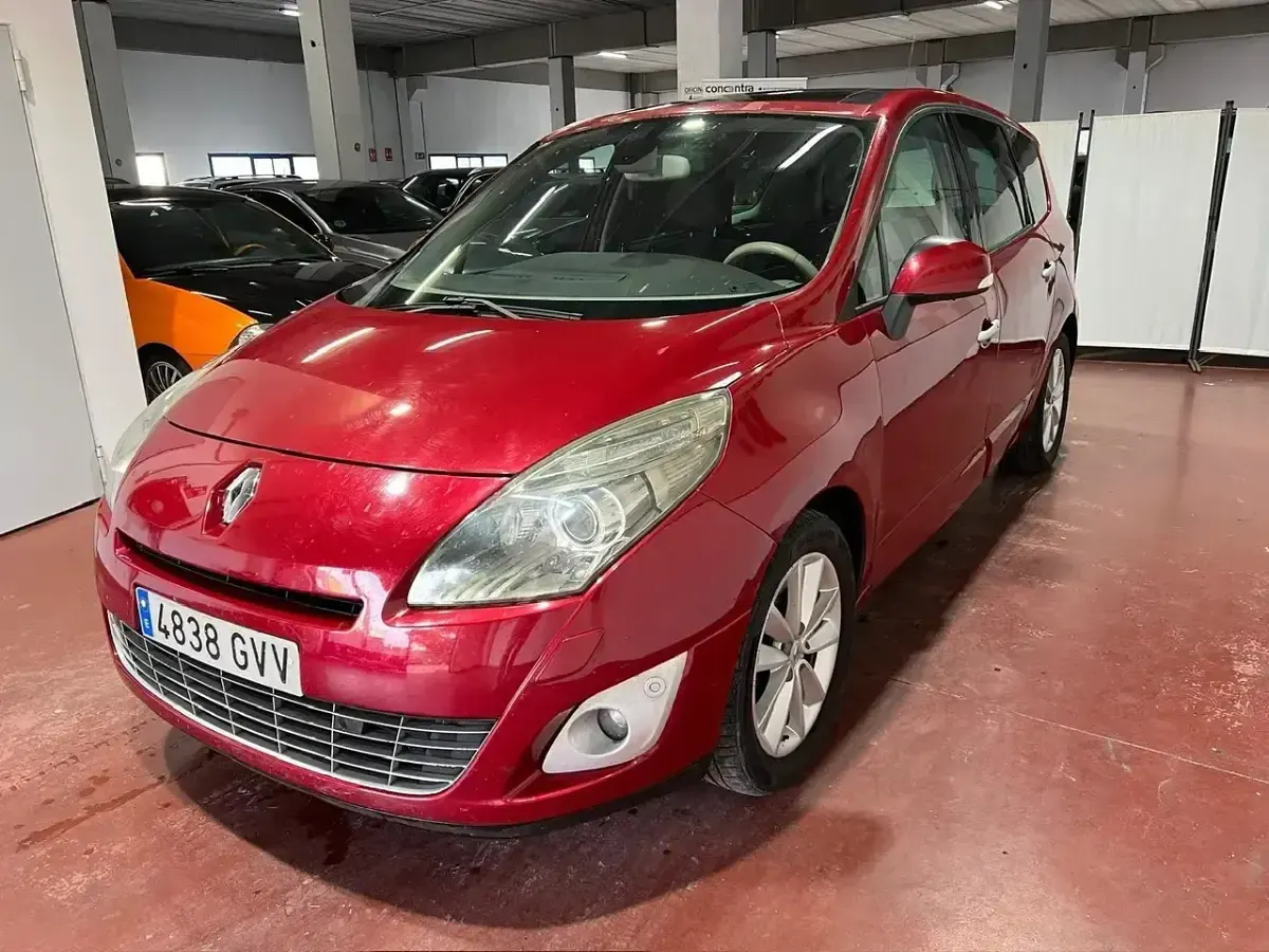 Usado Renault Scenic E-Tech Privilege 160 CV (117 kW) 2010 Rojo