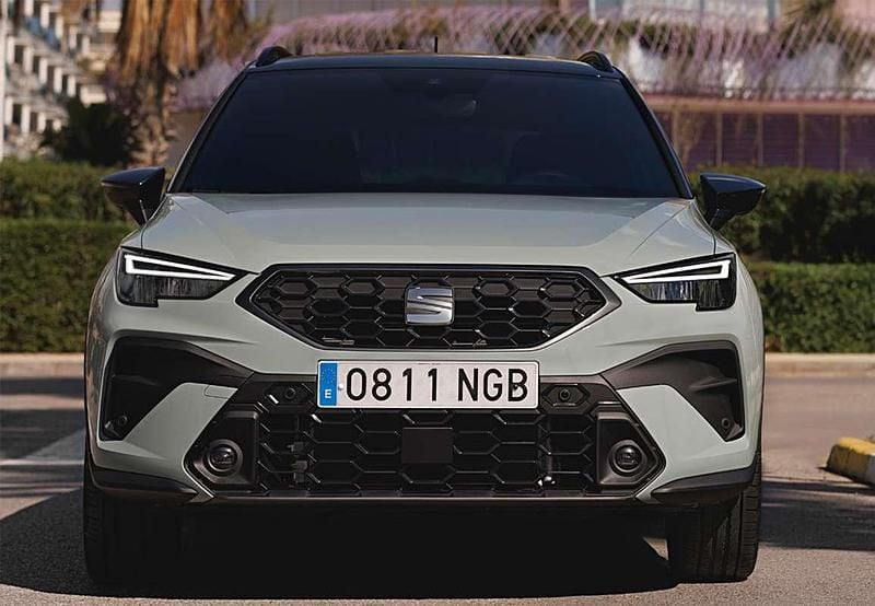 Usado Seat Arona FR 110 HP (80 kW) 2022 Cinzento SUV