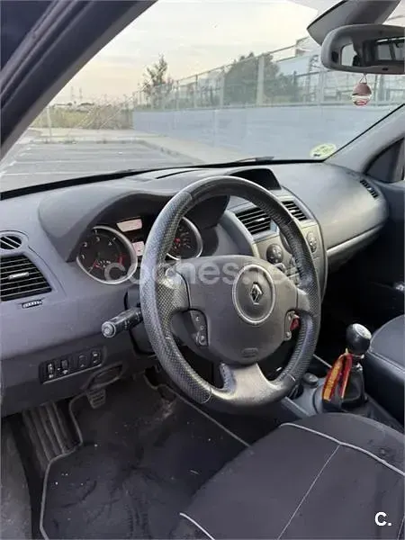 Usado Renault Mégane GrandTour Dynamique 130 CV (95 kW) 2008 Negro Familiar
