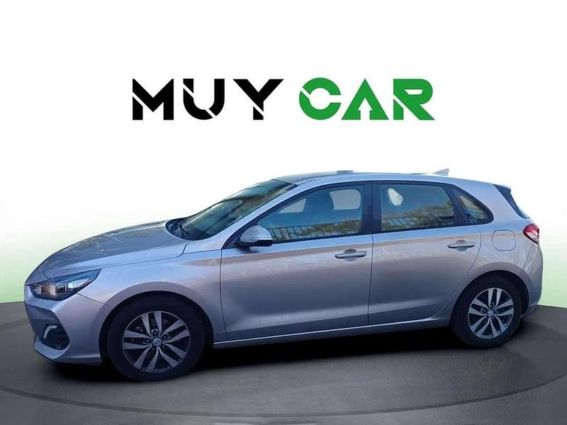 Usado Hyundai i30 120 CV (88 kW) 2019 Blanco Utilitario