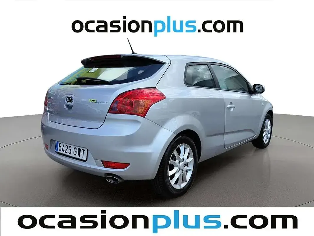 Usado Kia Ceed Active 126 CV (92 kW) 2010 Gris Utilitario