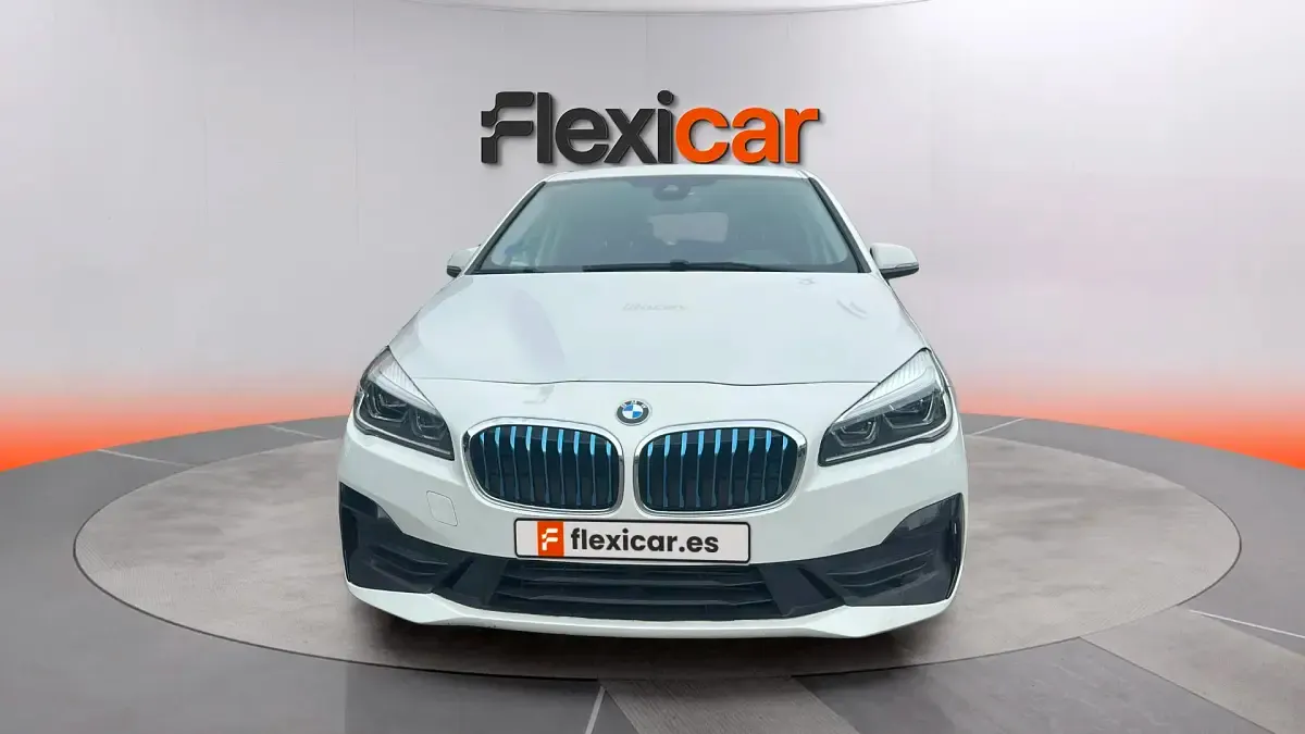 Usado BMW 225 Active Tourer iPerformance 224 CV (164 kW) 2019 Blanco Monovolumen
