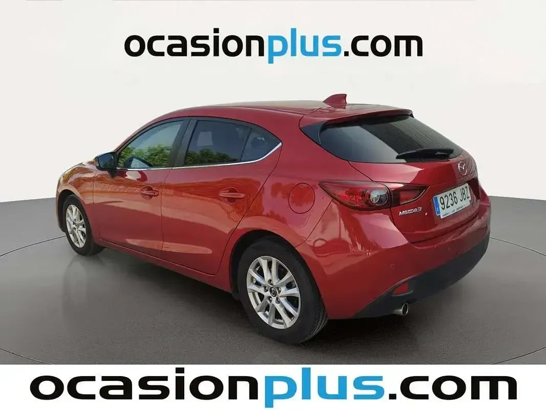 Usado Mazda 3 Style 120 CV (88 kW) 2015 Rojo Utilitario